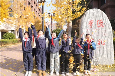 把2025装进信封，寄给最爱的郡华